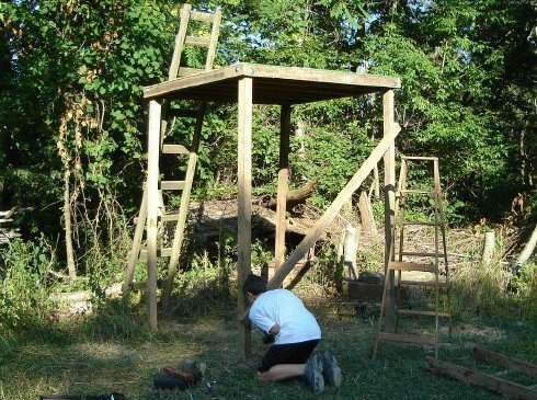 Deer blind platform